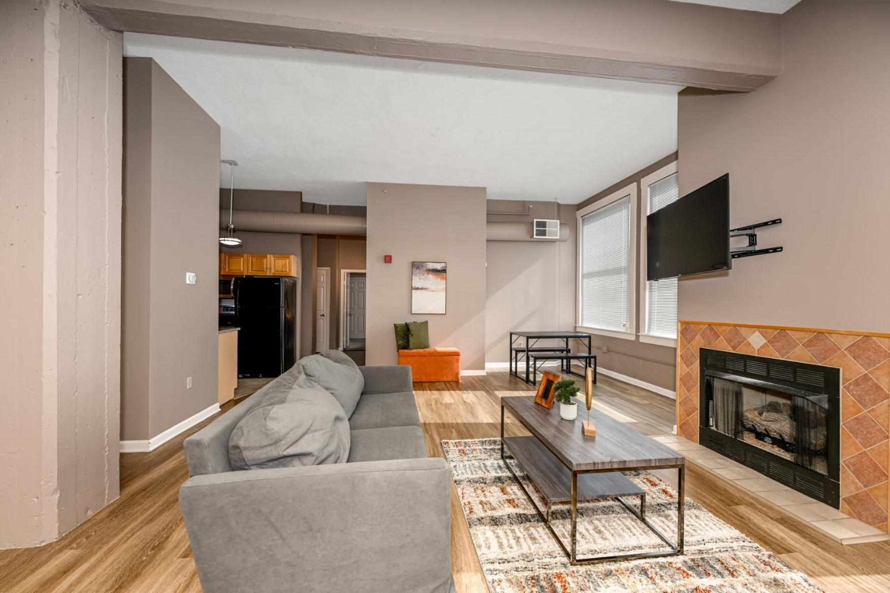 2 Bath Prkg+Gym+Sauna Perk Plaza +30 Day Cleveland Exterior photo