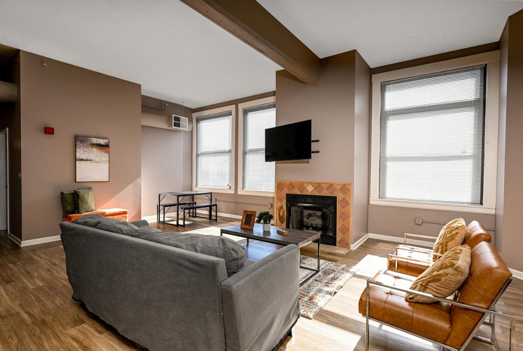 2 Bath Prkg+Gym+Sauna Perk Plaza +30 Day Cleveland Exterior photo