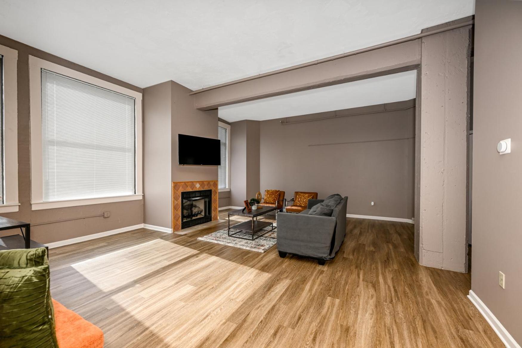 2 Bath Prkg+Gym+Sauna Perk Plaza +30 Day Cleveland Exterior photo